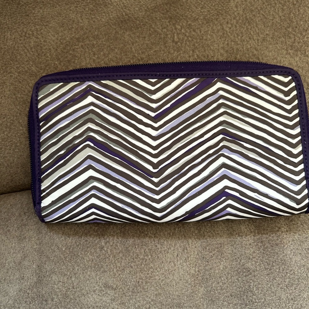 Thirty-One Zigzag Wallet